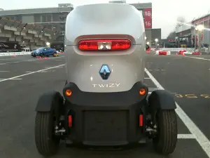 Renault Twizy - Prova su strada al Motor Show 2011