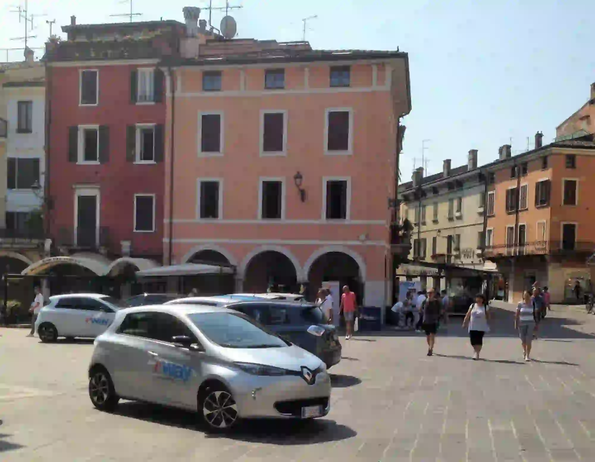 RENAULT ZOE EWAY CAR SHARING - 2