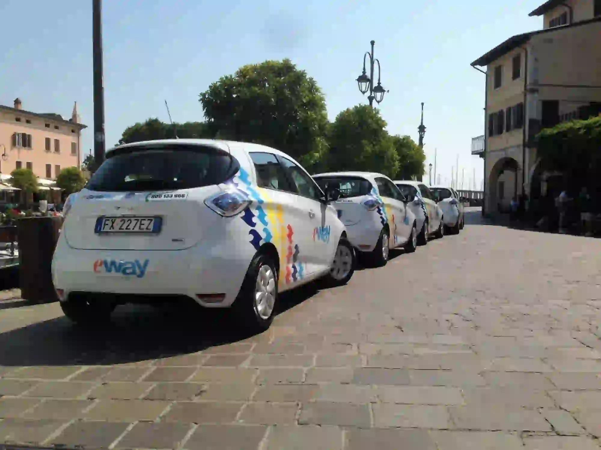 RENAULT ZOE EWAY CAR SHARING - 9