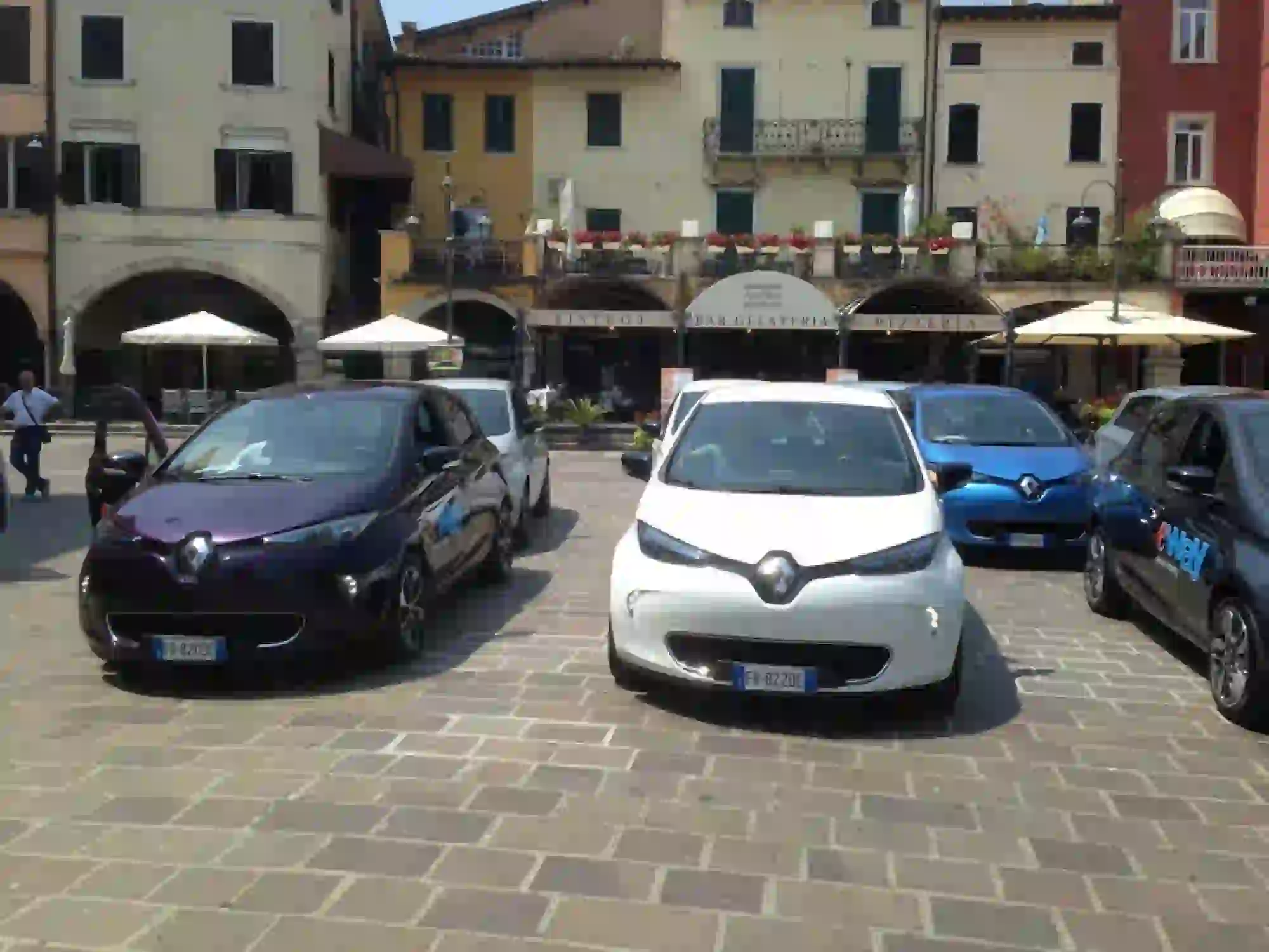 RENAULT ZOE EWAY CAR SHARING - 10