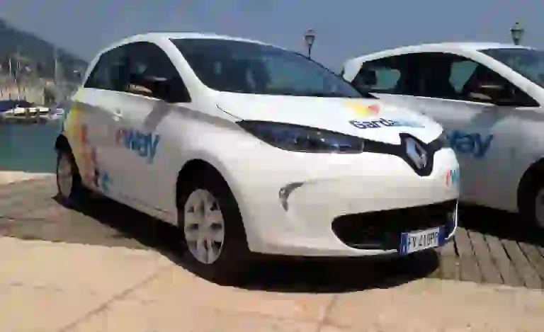 RENAULT ZOE EWAY CAR SHARING - 16