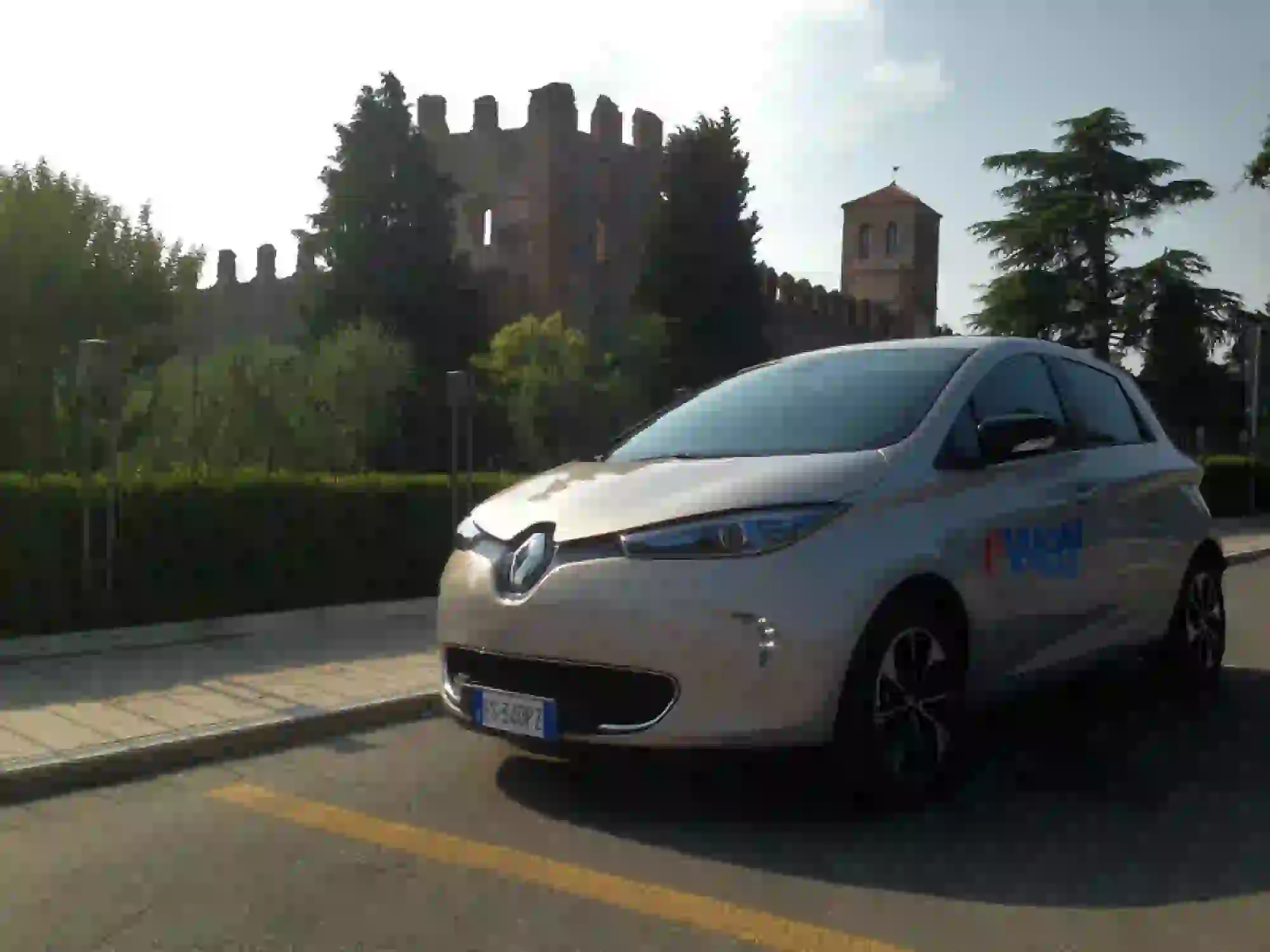 RENAULT ZOE EWAY CAR SHARING - 17