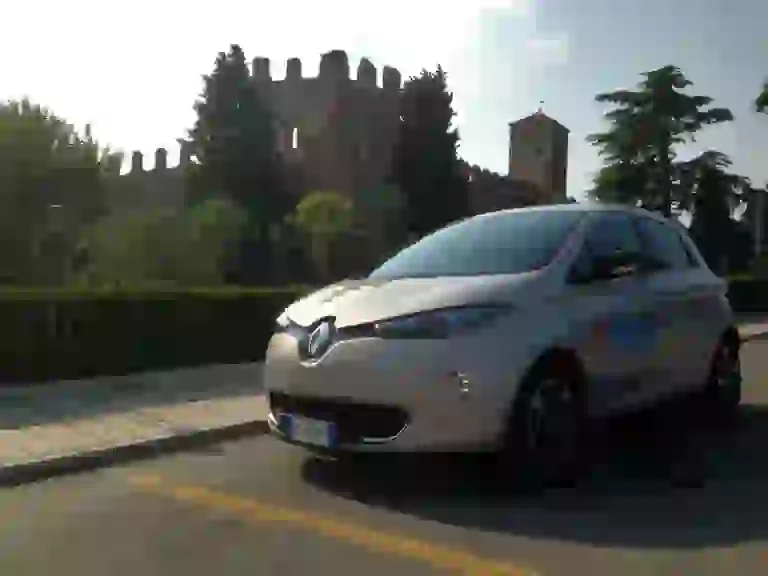 RENAULT ZOE EWAY CAR SHARING - 17