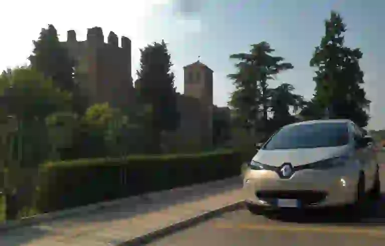 RENAULT ZOE EWAY CAR SHARING - 18