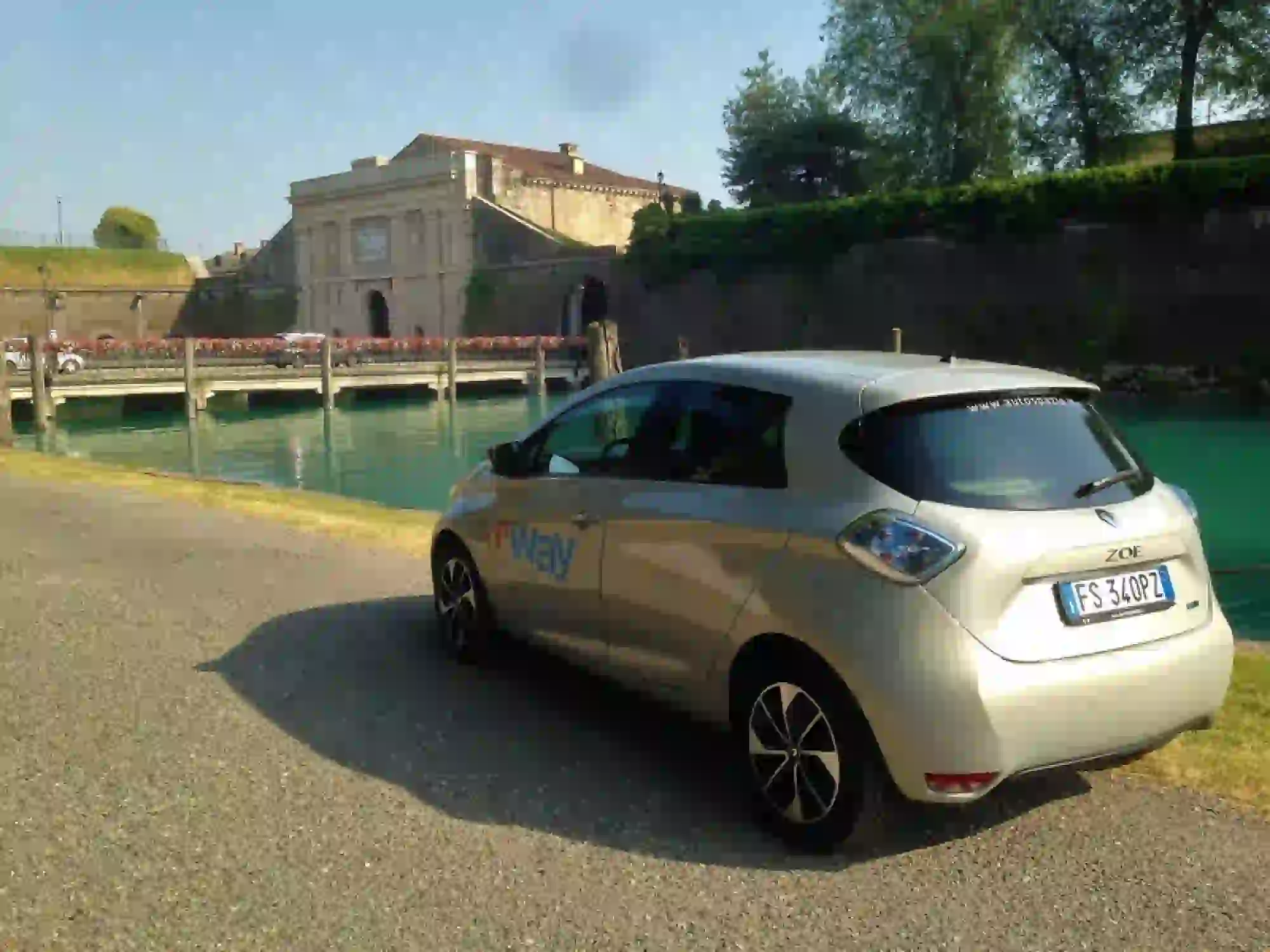 RENAULT ZOE EWAY CAR SHARING - 20