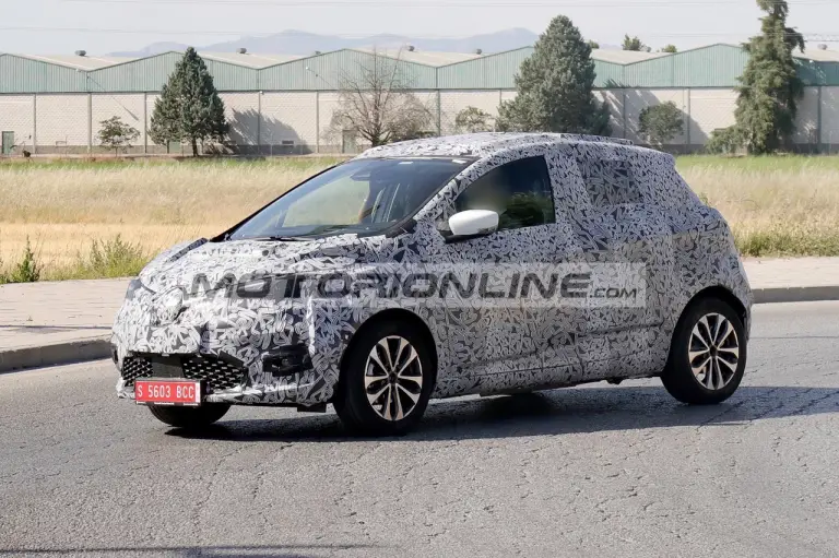 Renault Zoe - Foto spia 5-6-2019 - 1