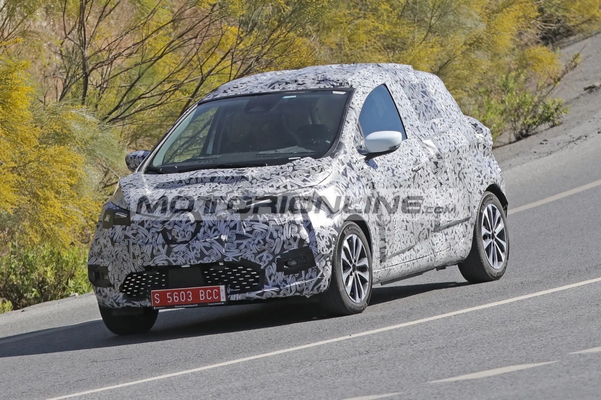 Renault Zoe - Foto spia 5-6-2019 - 14