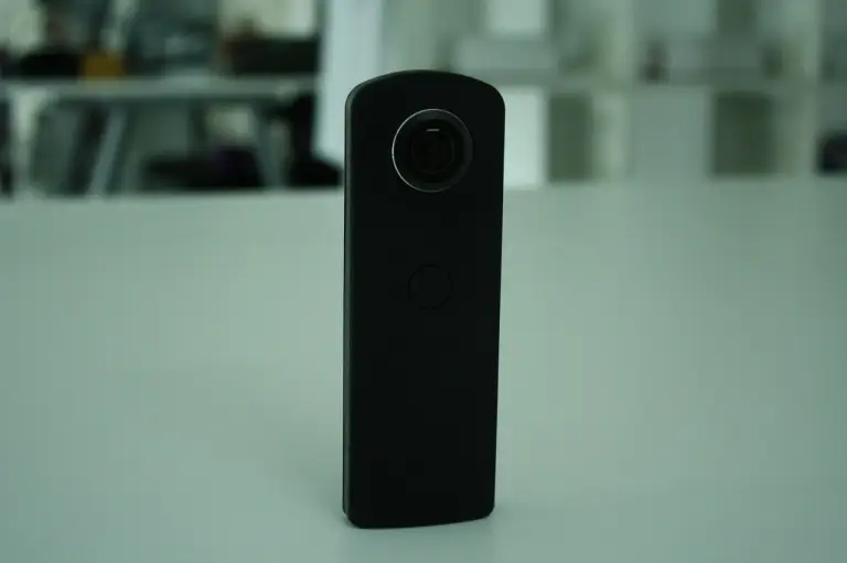 Ricoh Theta S - 1