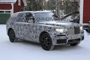 Rolls Royce Cullinan 2018 - Foto spia 08-02-2017 - 3