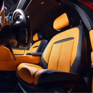Rolls-Royce Cullinan Black and Bright - Foto - 3