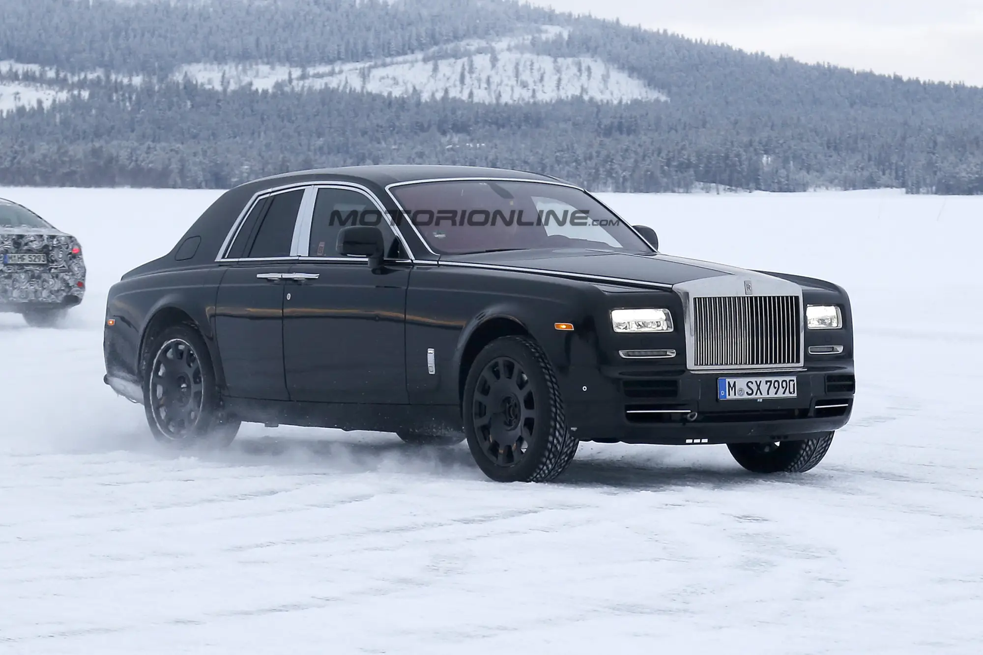 Rolls-Royce Cullinan - Foto spia 07-04-2016 - 3