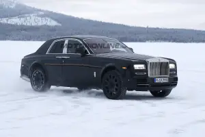 Rolls-Royce Cullinan - Foto spia 07-04-2016
