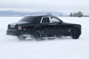 Rolls-Royce Cullinan - Foto spia 07-04-2016