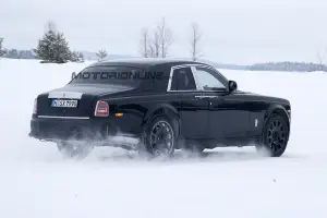 Rolls-Royce Cullinan - Foto spia 07-04-2016