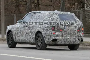 Rolls Royce Cullinan foto spia 15 Luglio 2017
