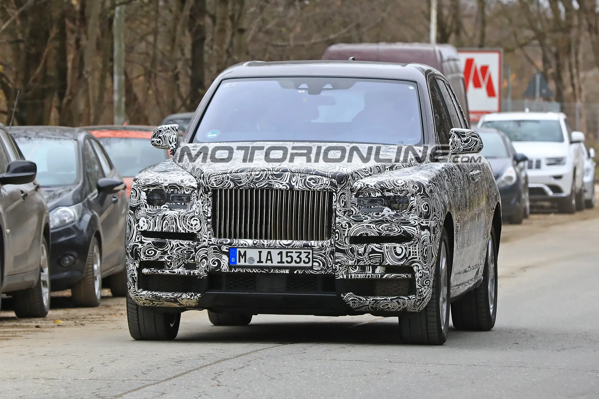 Rolls-Royce Cullinan foto spia 29 novembre 2017 - 2