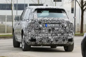 Rolls-Royce Cullinan foto spia 29 novembre 2017 - 8