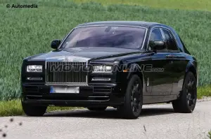 Rolls Royce Cullinan muletto - Foto spia 08-06-2015