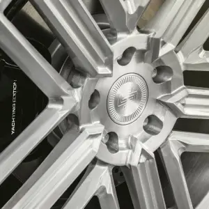 Rolls-Royce Cullinan Yachting Edition - Foto - 3