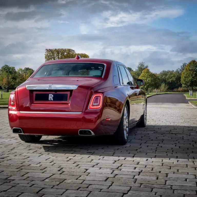 Rolls-Royce Phantom Bespoke Red - 11