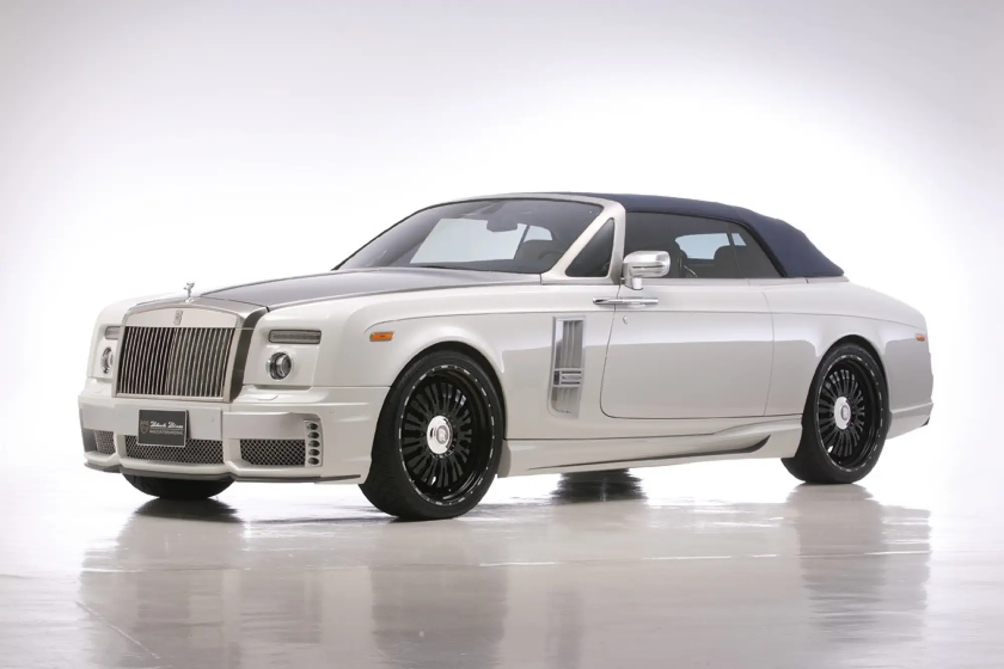 Rolls-Royce Phantom Drophead Coupe by Wald International - 4