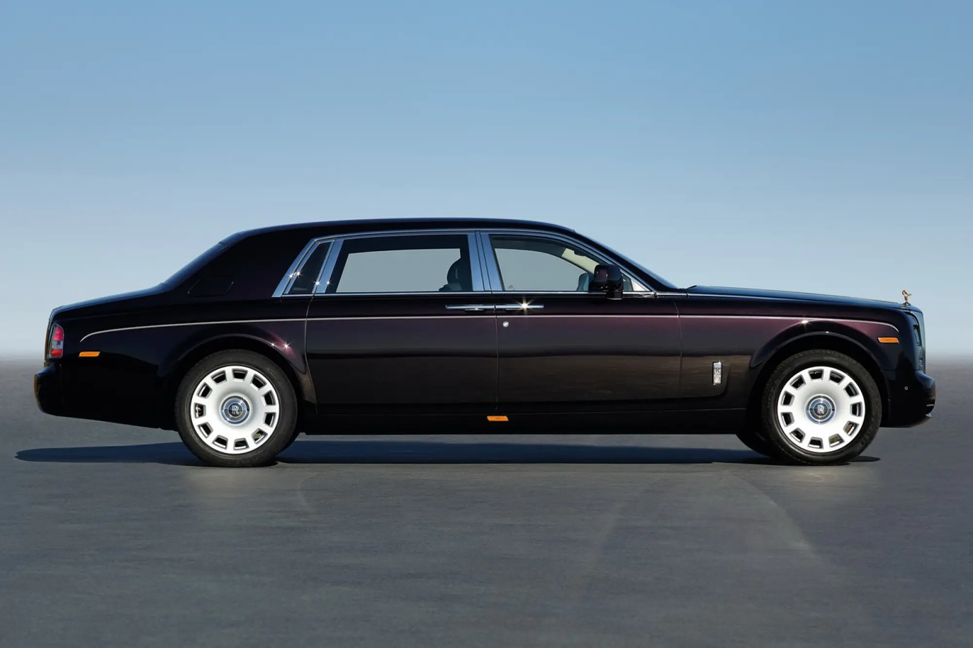 Rolls-Royce Phantom restyling - 55