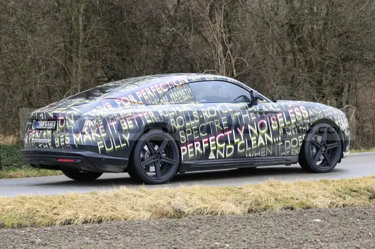 Rolls-Royce Spectre - Foto spia 02-02-2022 - 8