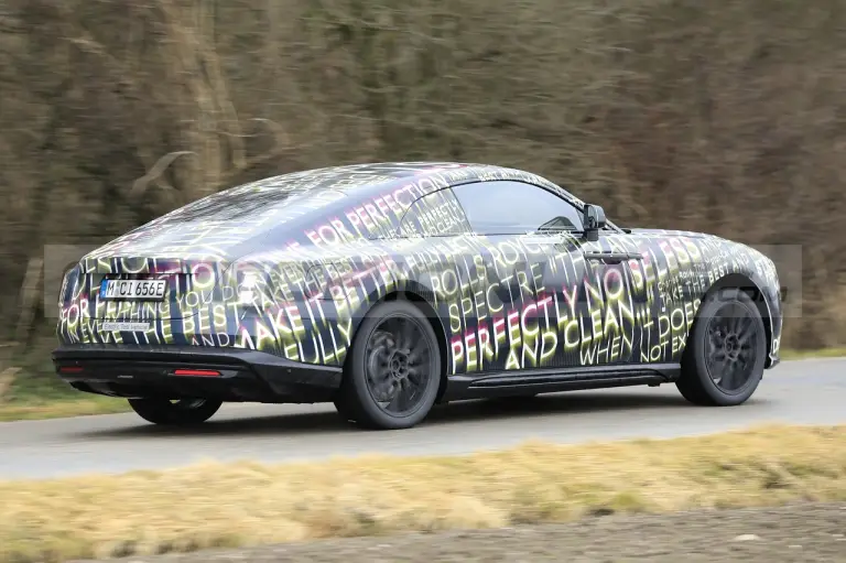 Rolls-Royce Spectre - Foto spia 02-02-2022 - 16