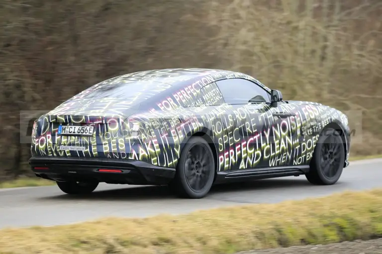 Rolls-Royce Spectre - Foto spia 02-02-2022 - 24