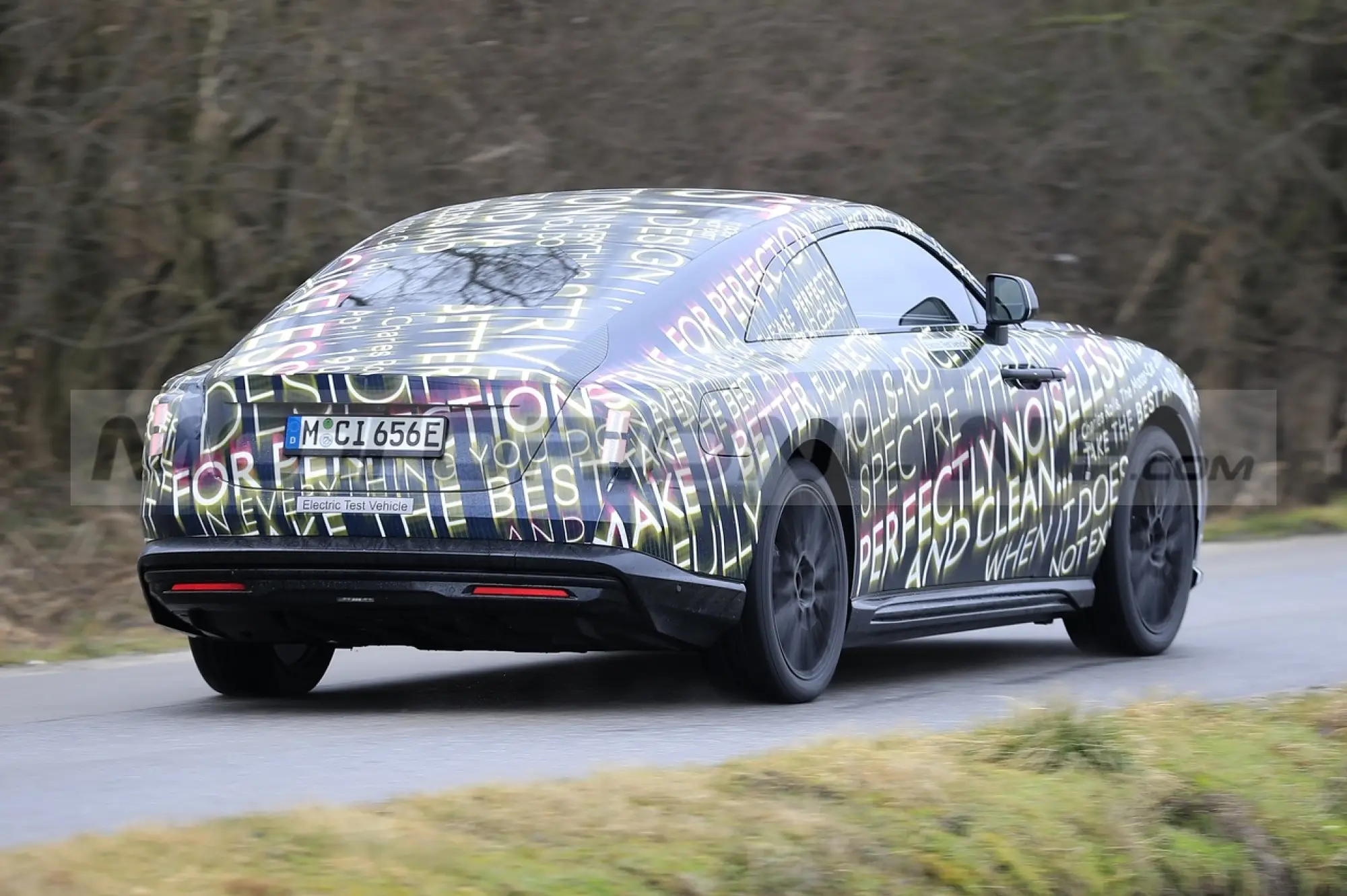 Rolls-Royce Spectre - Foto spia 02-02-2022 - 3