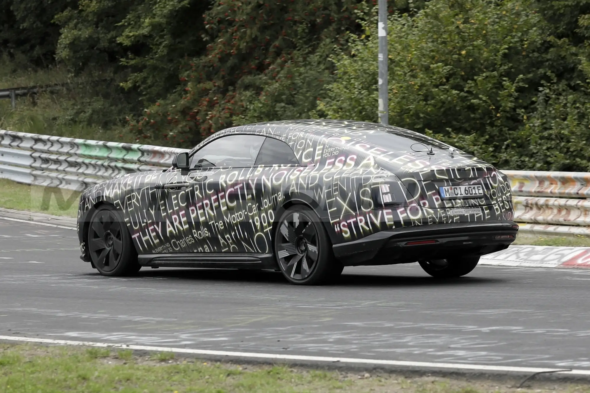Rolls-Royce Spectre - Foto Spia 14-09-2022 - 7