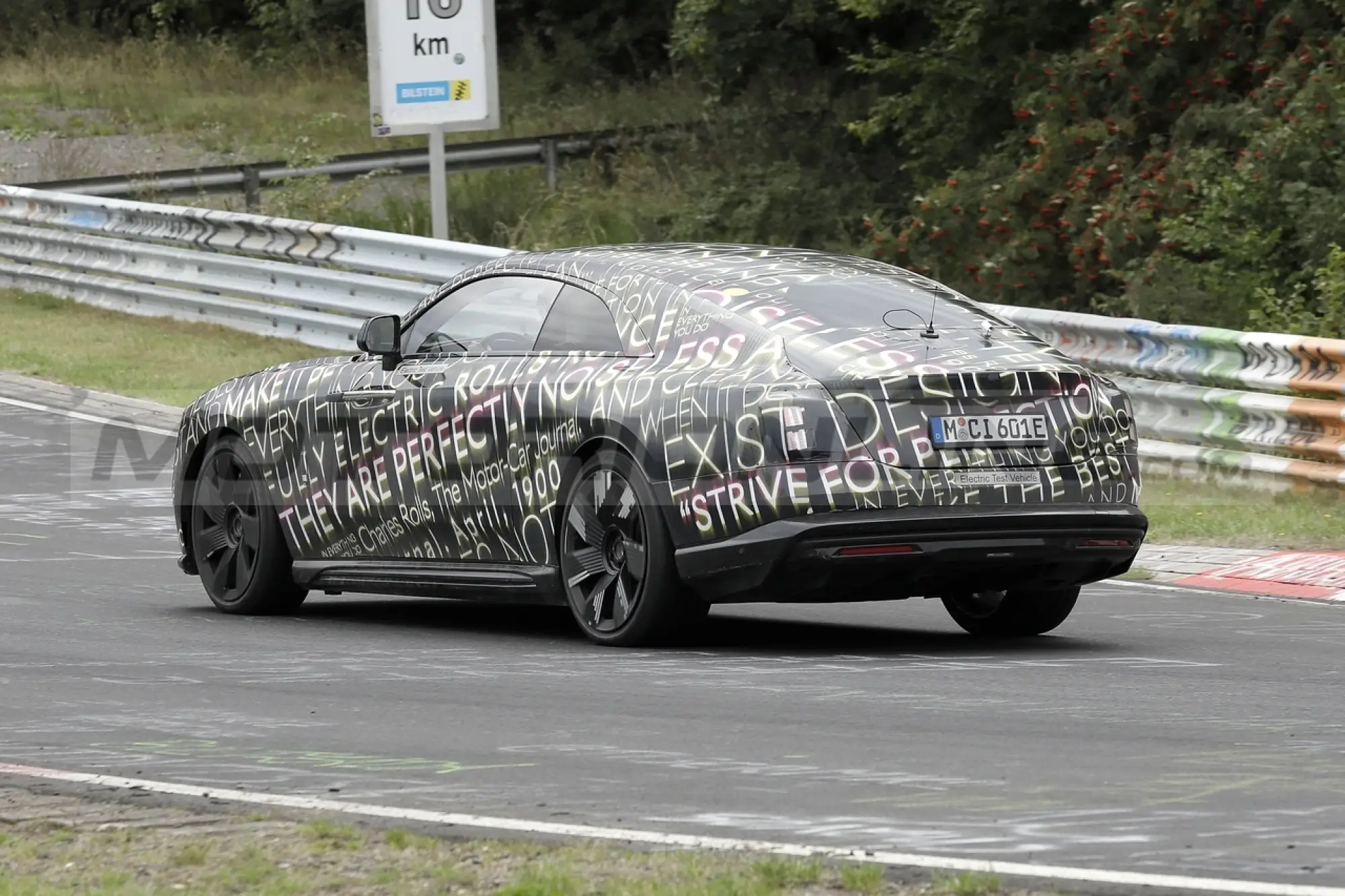 Rolls-Royce Spectre - Foto Spia 14-09-2022 - 11
