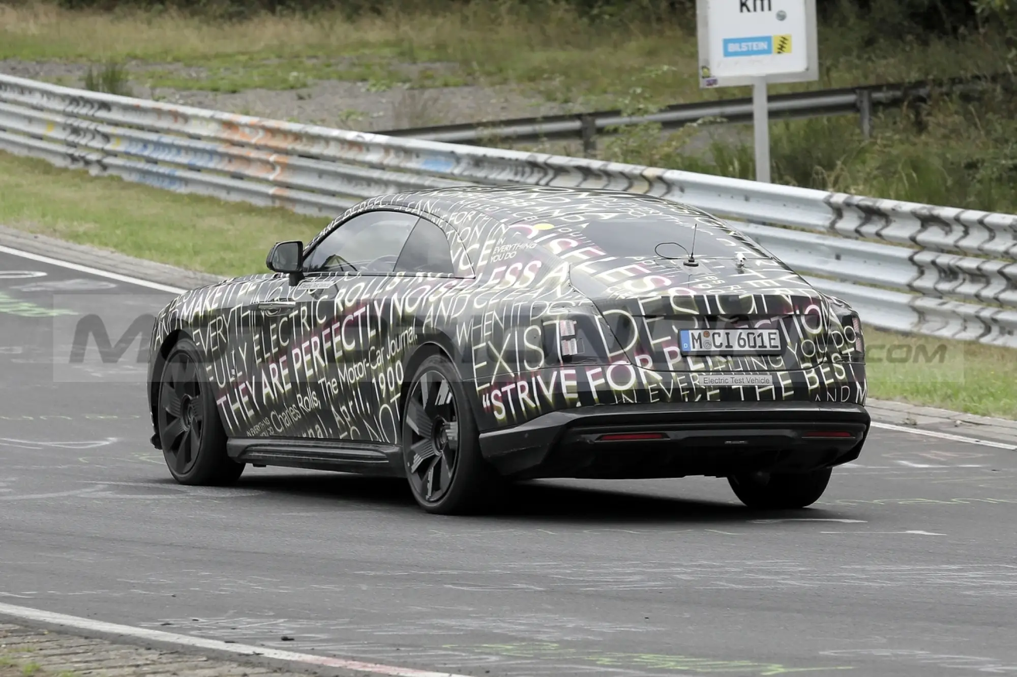 Rolls-Royce Spectre - Foto Spia 14-09-2022 - 9