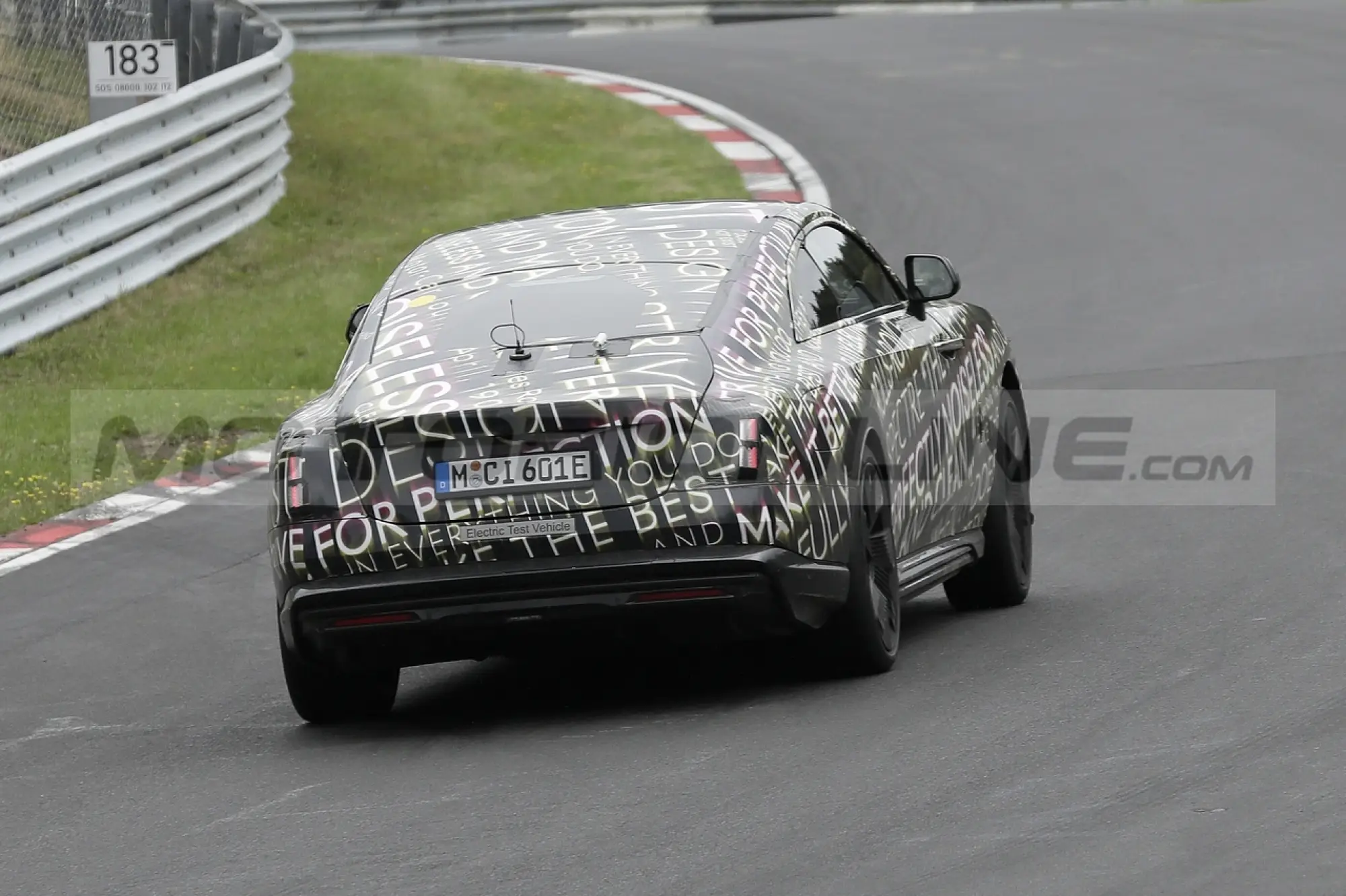 Rolls-Royce Spectre - Foto Spia 14-09-2022 - 23