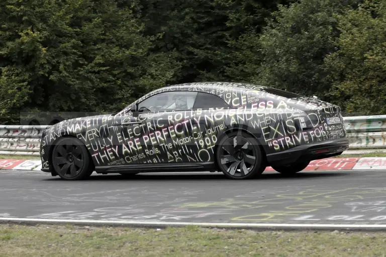 Rolls-Royce Spectre - Foto Spia 14-09-2022 - 25
