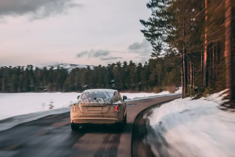 Rolls-Royce Spectre test invernali - Foto - 4