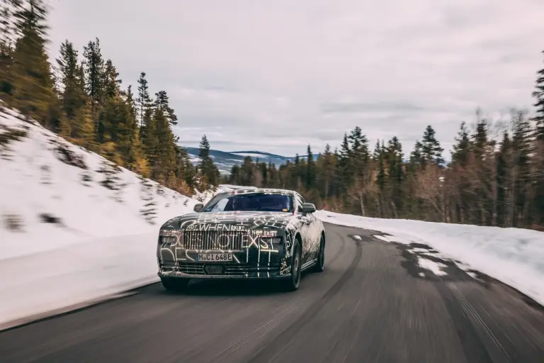 Rolls-Royce Spectre test invernali - Foto - 10