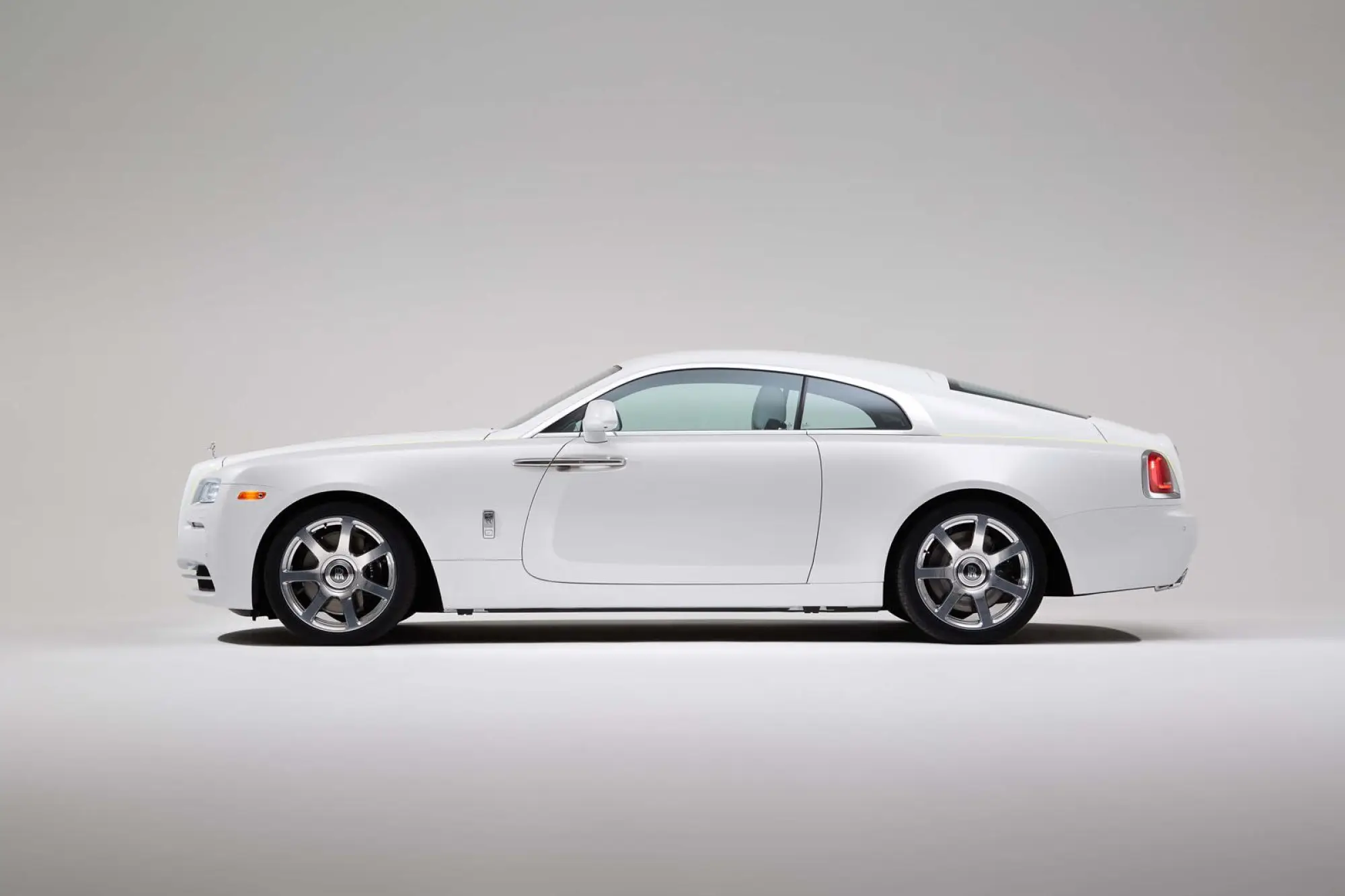 Rolls-Royce Wraith Inspired by Fashion - 2