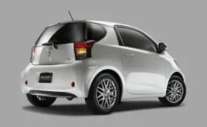 Scion iQ - 5