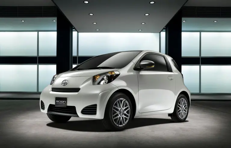 Scion iQ - 7