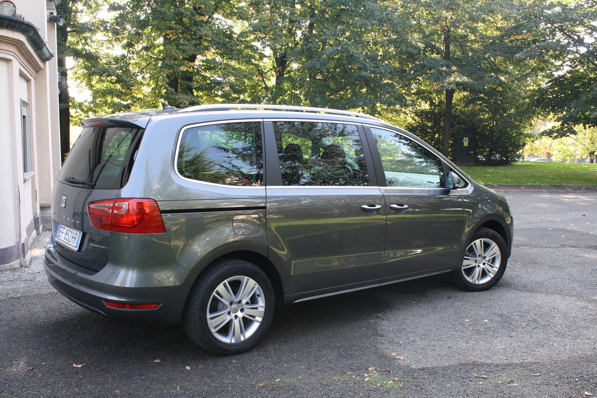 Seat Alhambra - Test Drive 2011