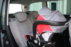 Seat Alhambra - Test Drive 2011