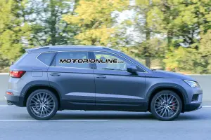 Seat Ateca Cupra foto spia 17 novembre 2016