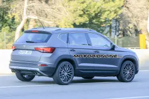 Seat Ateca Cupra foto spia 17 novembre 2016