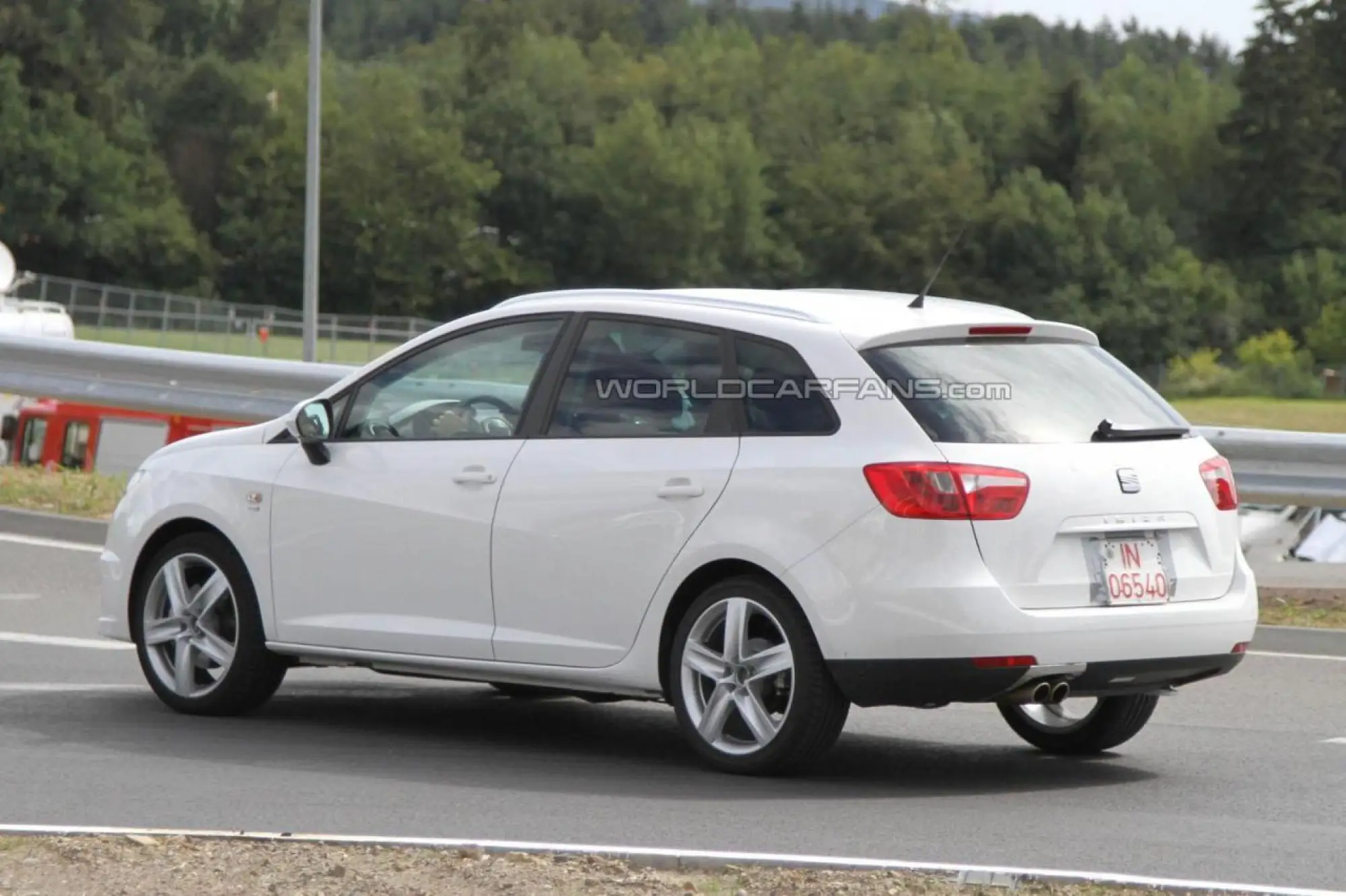Seat ibiza ST FR foto spia luglio 2011 - 1