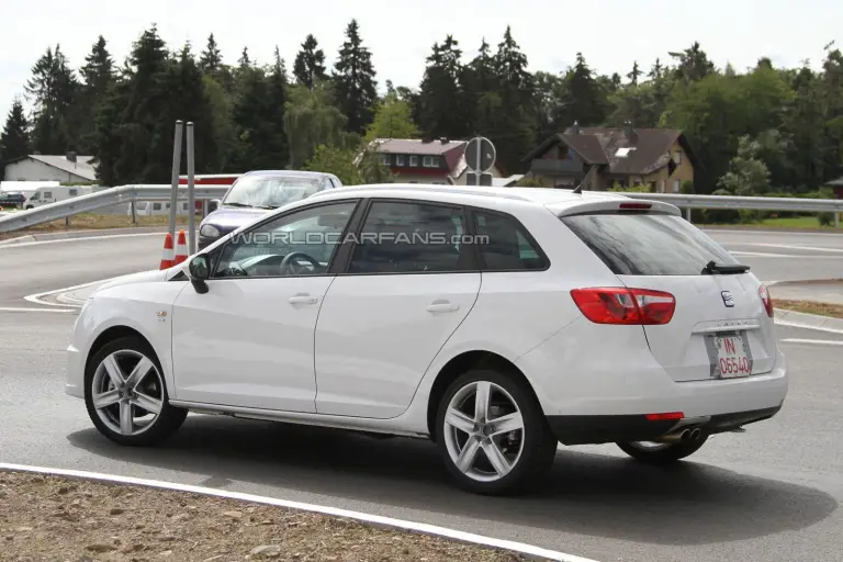 Seat ibiza ST FR foto spia luglio 2011 - 6