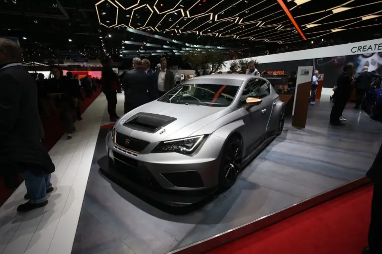 Seat Leon Cupra Evo 17 350 PS - Salone di Ginevra 2017 - 6