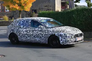 Seat Leon - Foto spia 17-10-2018