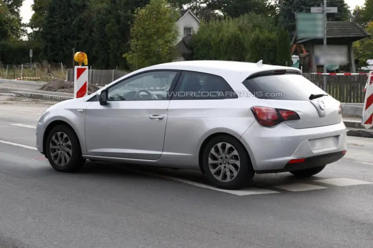 Seat Leon foto spia - 2