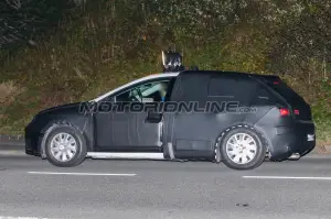 SEAT Leon MY 2016 - Foto spia 06-10-2015 - 4
